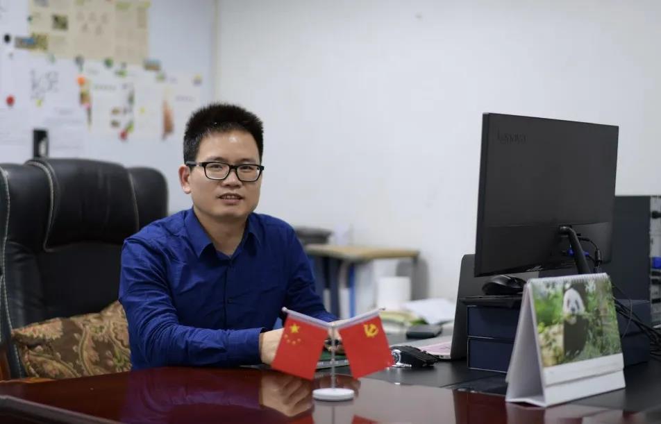 【BG大游集团“两优一先”典型事迹】广东省国资系统优秀共产党员蔡友华:以科技创新成果诠释使命担当。 【BG大游集团“两优一先”典型事迹】广东省国资系统优秀共产党员蔡友华:以科技创新成果诠释使命担当。