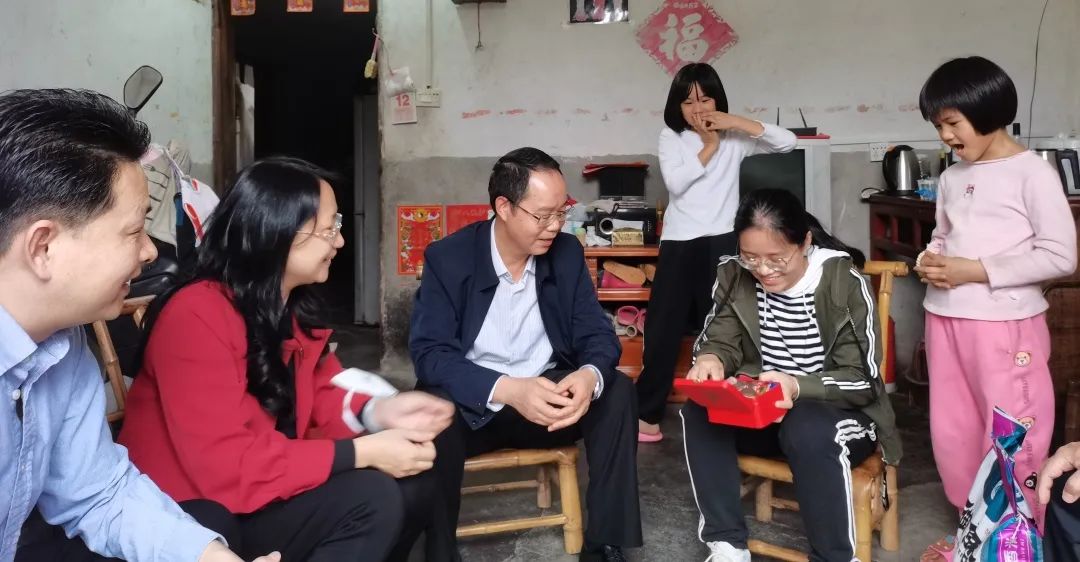 BG大游集团党委副书记、董事、工会主席黄家合带队调研指导乡村振兴驻镇帮扶工作